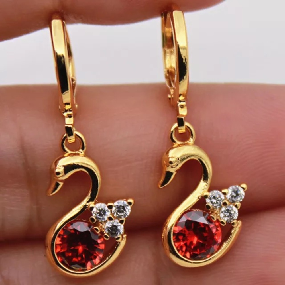 ✅🌹18K Gold Filled Ruby Zircon Hoop Earrings.